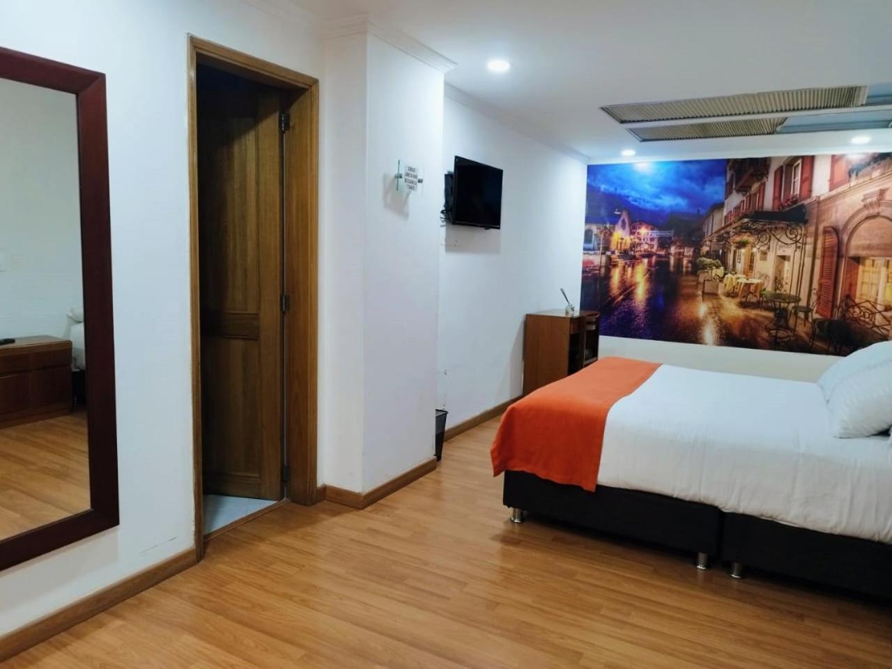 Hotel Eurolan 93 Bogotá Esterno foto