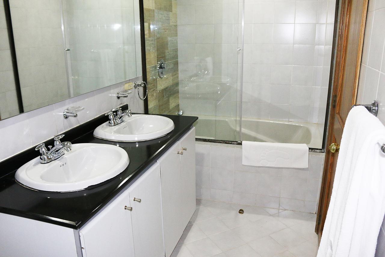 Hotel Eurolan 93 Bogotá Esterno foto