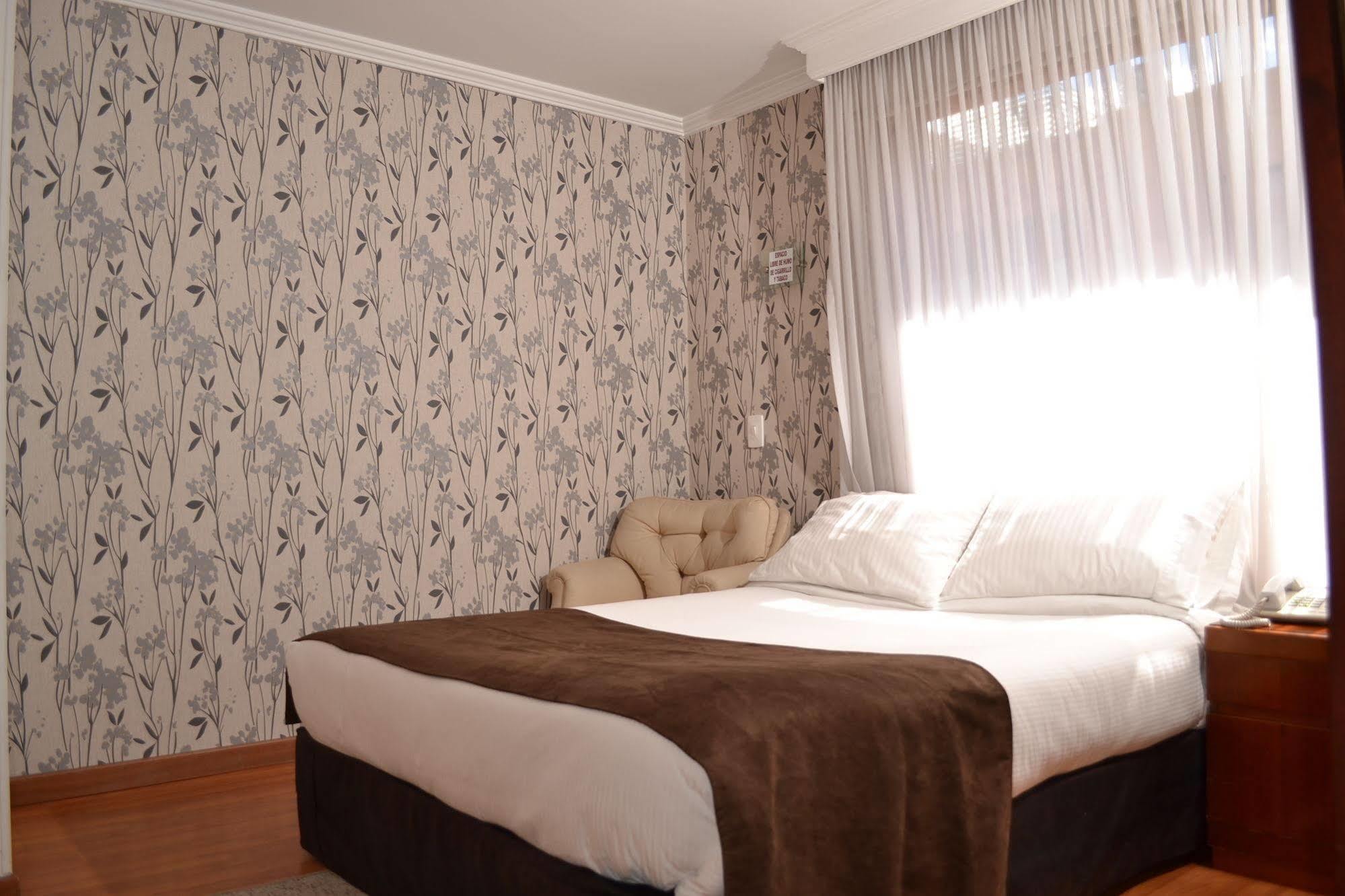Hotel Eurolan 93 Bogotá Esterno foto