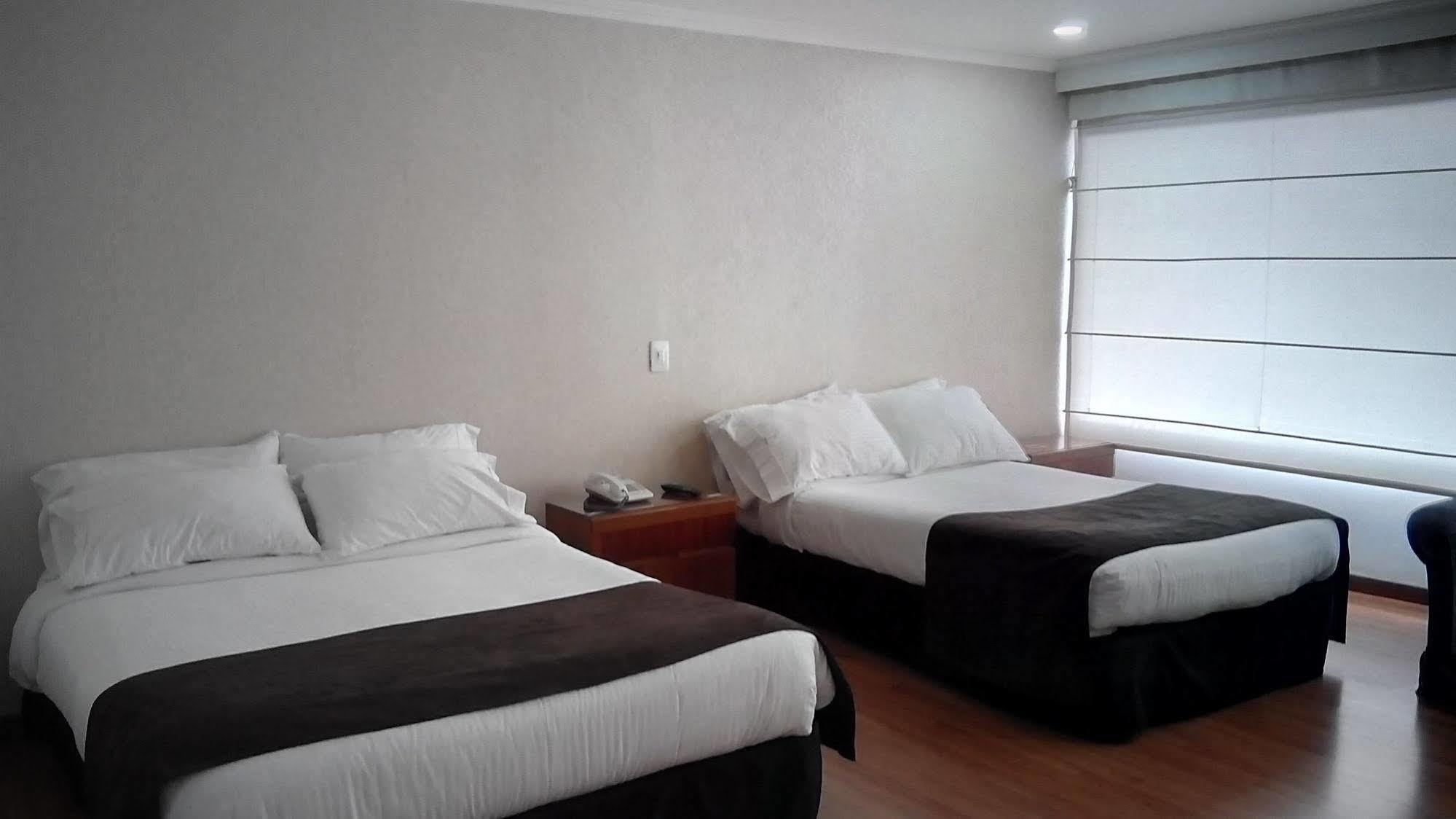 Hotel Eurolan 93 Bogotá Esterno foto