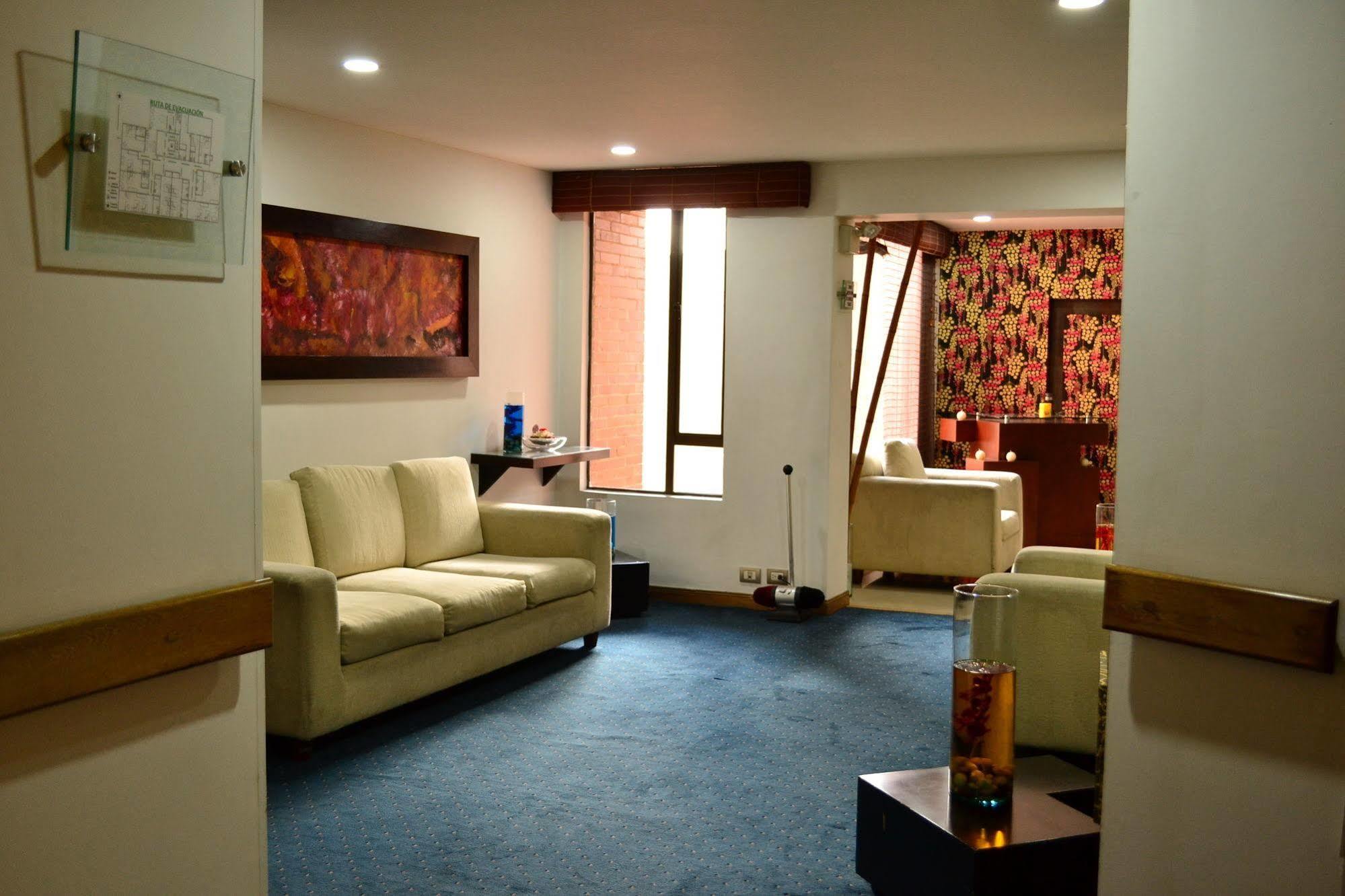 Hotel Eurolan 93 Bogotá Esterno foto