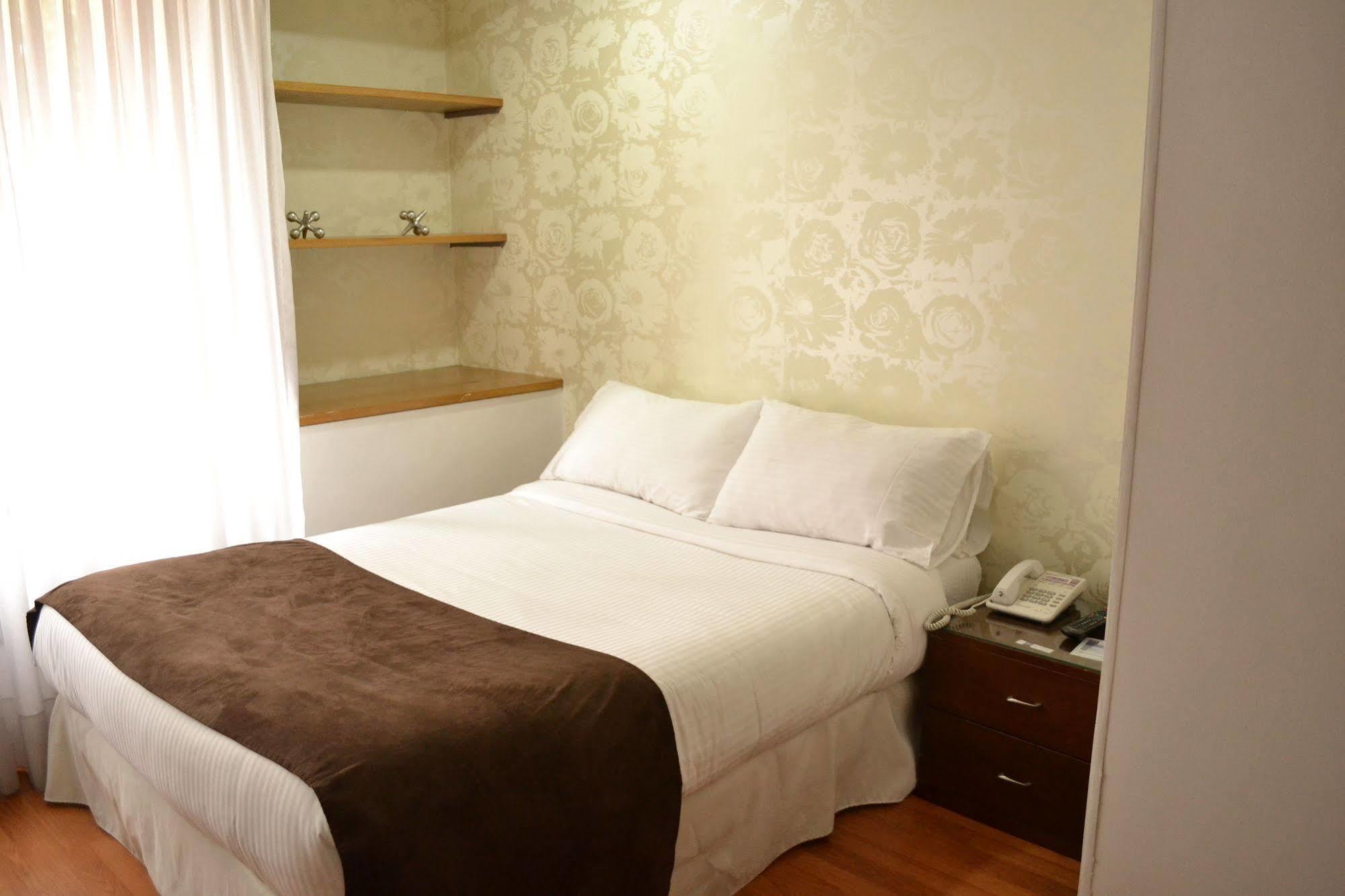 Hotel Eurolan 93 Bogotá Esterno foto