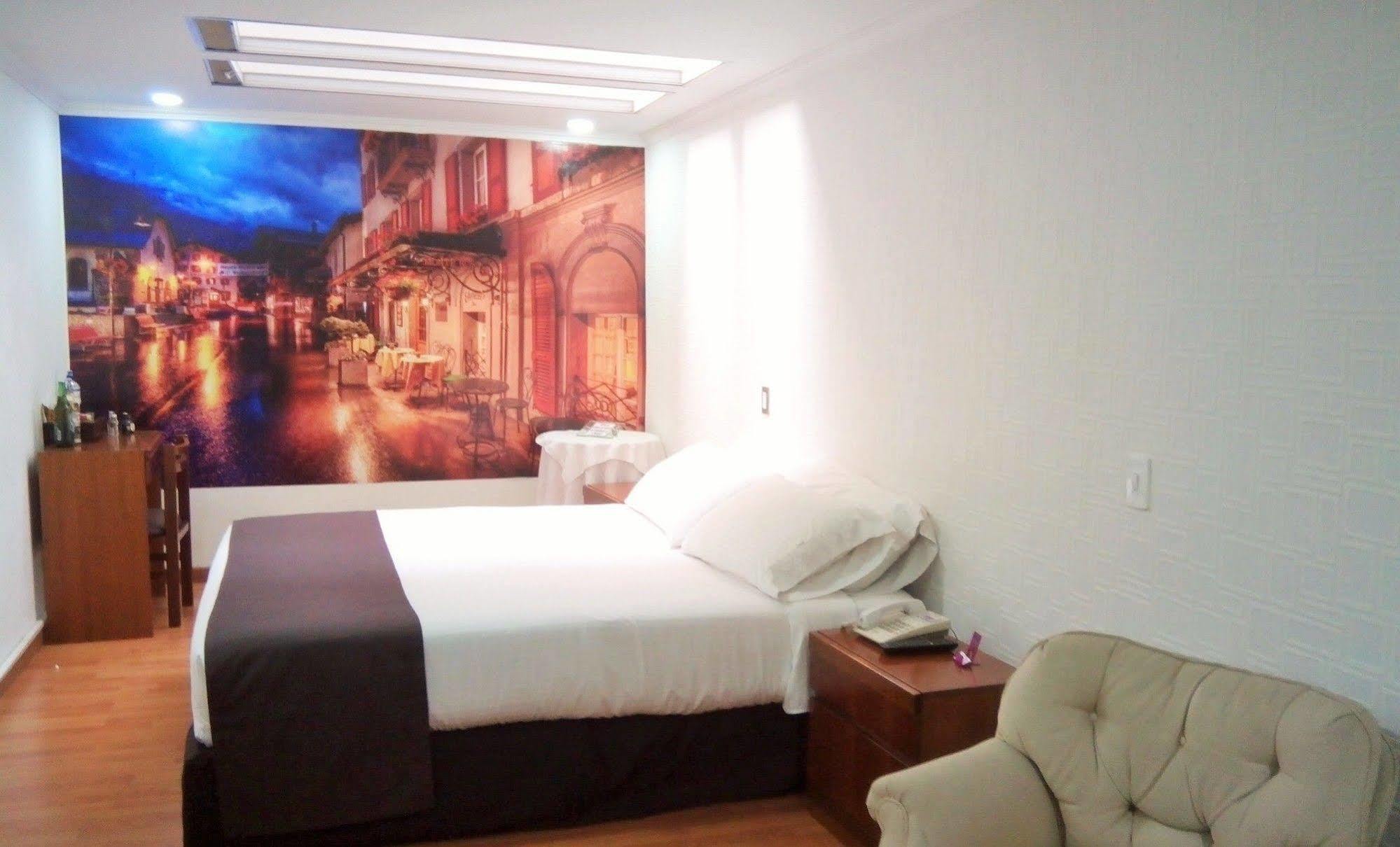Hotel Eurolan 93 Bogotá Esterno foto