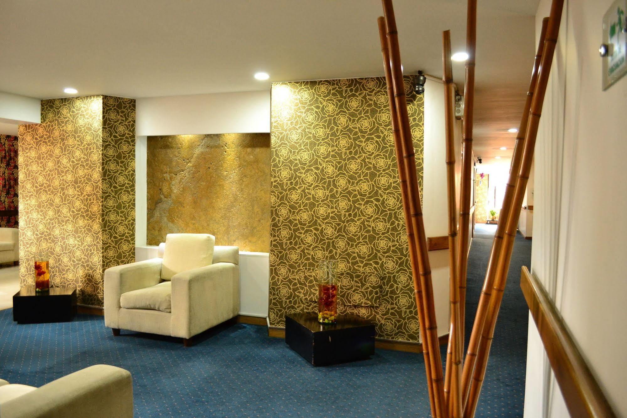 Hotel Eurolan 93 Bogotá Esterno foto