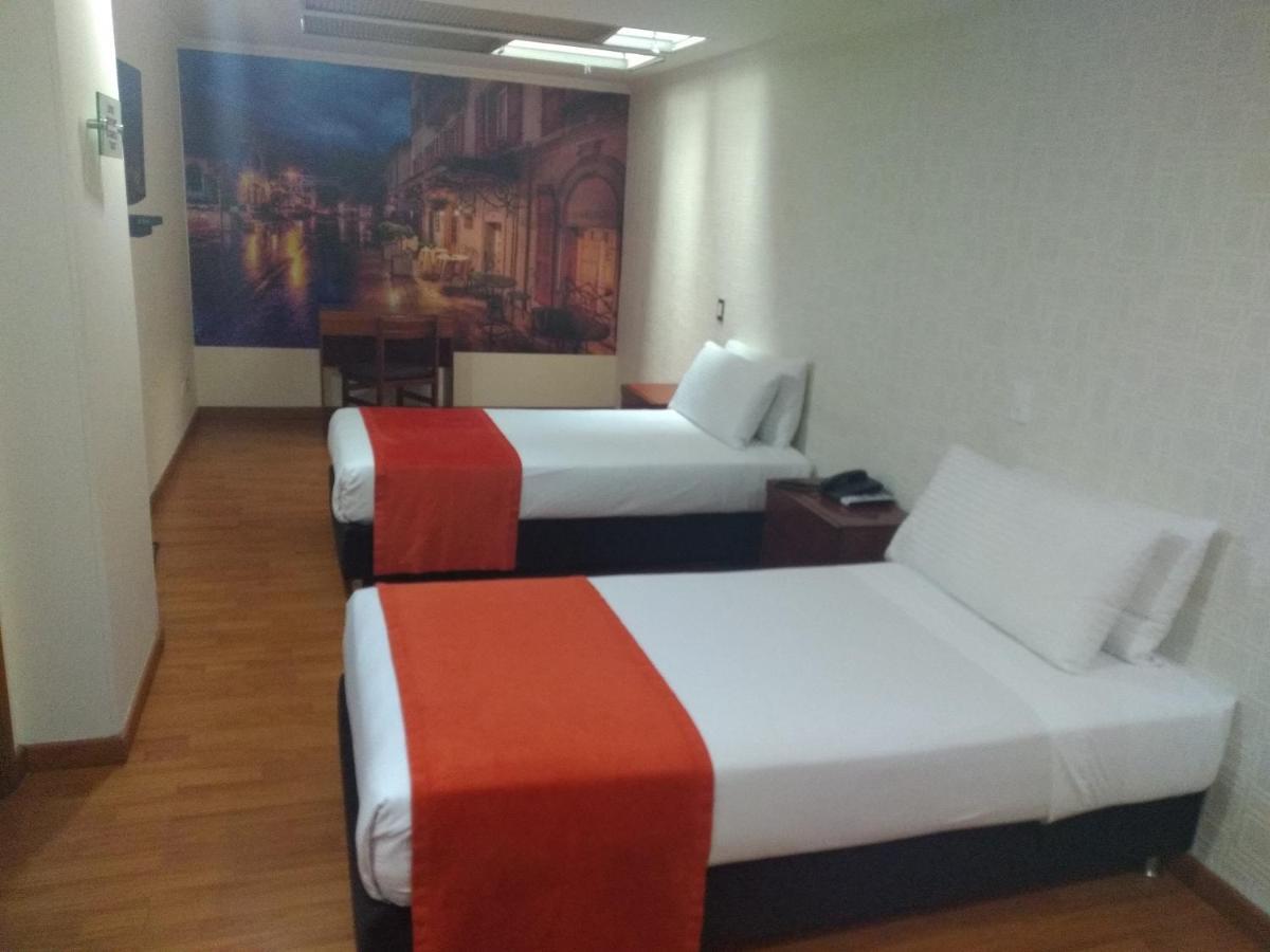 Hotel Eurolan 93 Bogotá Esterno foto